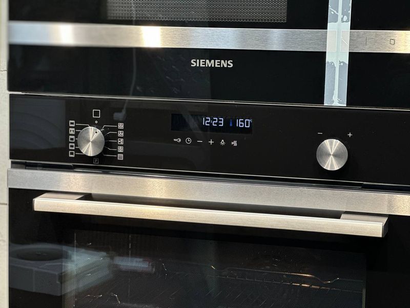 Комплект Siemens духовой шкаф + микроволновка Siemens DK0001 фото