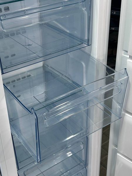 Комплект під забудову холодильник AEG SKZ81800C0 та морозильна камера AEG ABE 81816 NC KH0002 фото