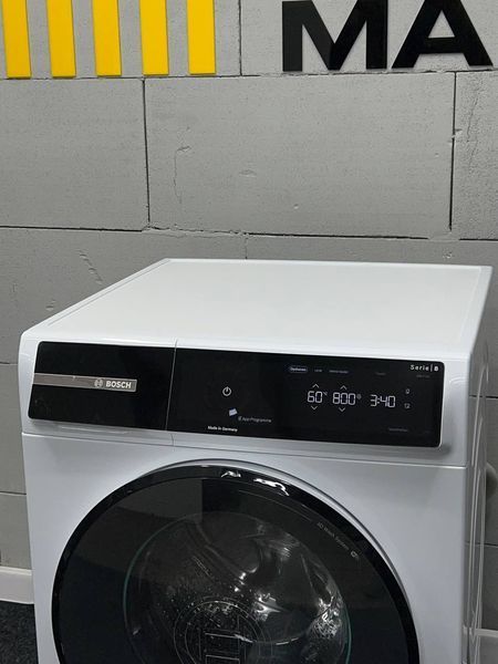 Стиральная машина Bosch серии 8 WGB244040 P0085 фото