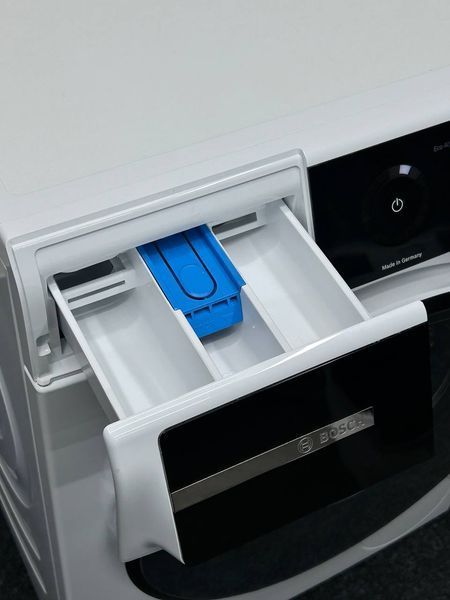 Стиральная машина Bosch серии 8 WGB244040 P0085 фото