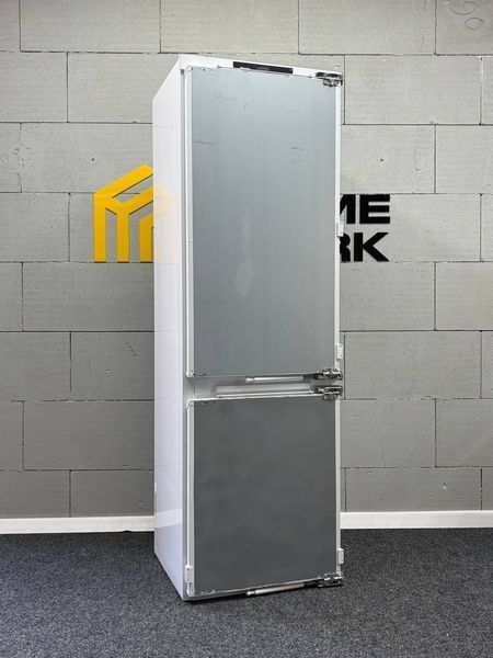 Вбудований холодильник Mi KFN 7744 H0085 фото