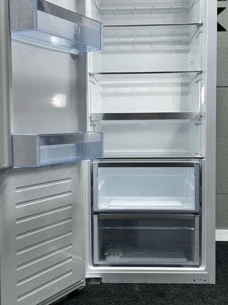 Холодильник под застройку Bosch KIR81AD30 Serie 8 H0066 фото