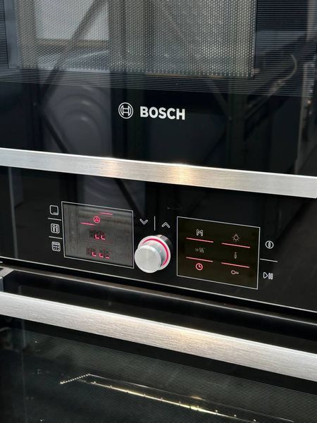 Комплект духовой шкаф BOSCH HBG761660s и микроволновая печь BEL520MS0 DK0010 фото